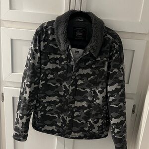 Men's Camouflage Sherpa-Lined Jacket